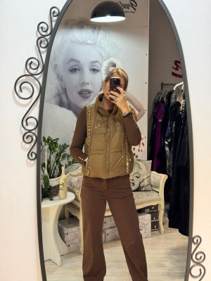 Vesta maro cu pietricele