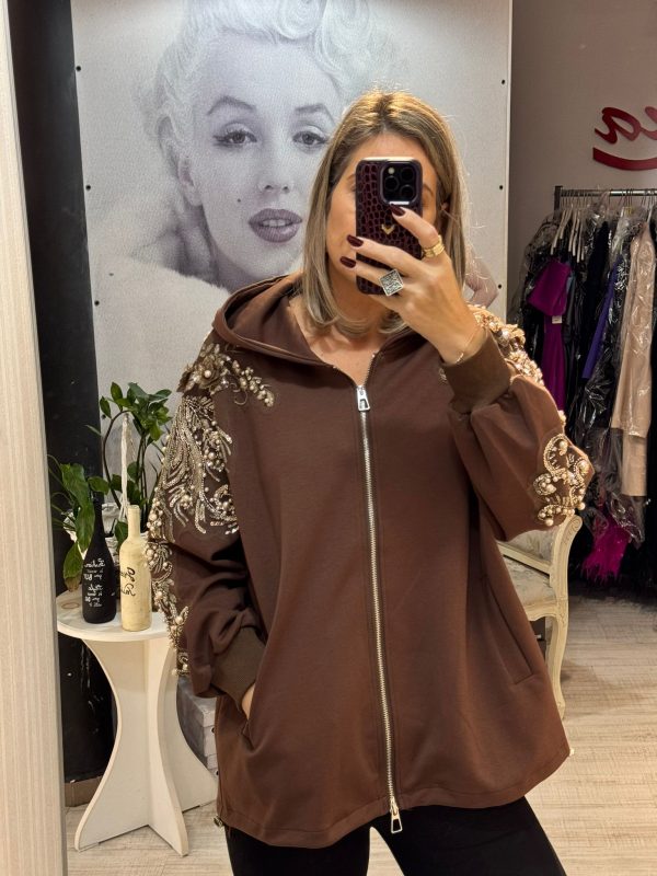 Hanorac maro cu gluga