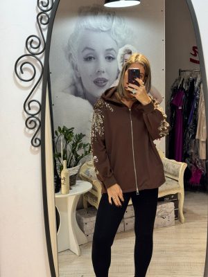 Hanorac maro cu gluga