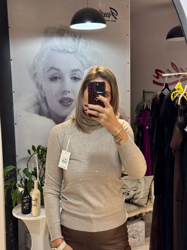 Maleta pe gat cu pietricele