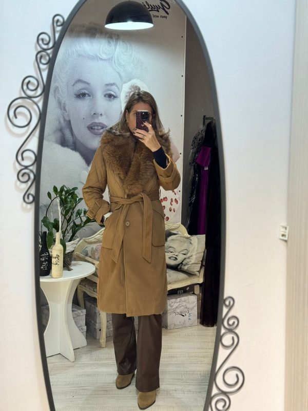 Palton cu insertii din fas