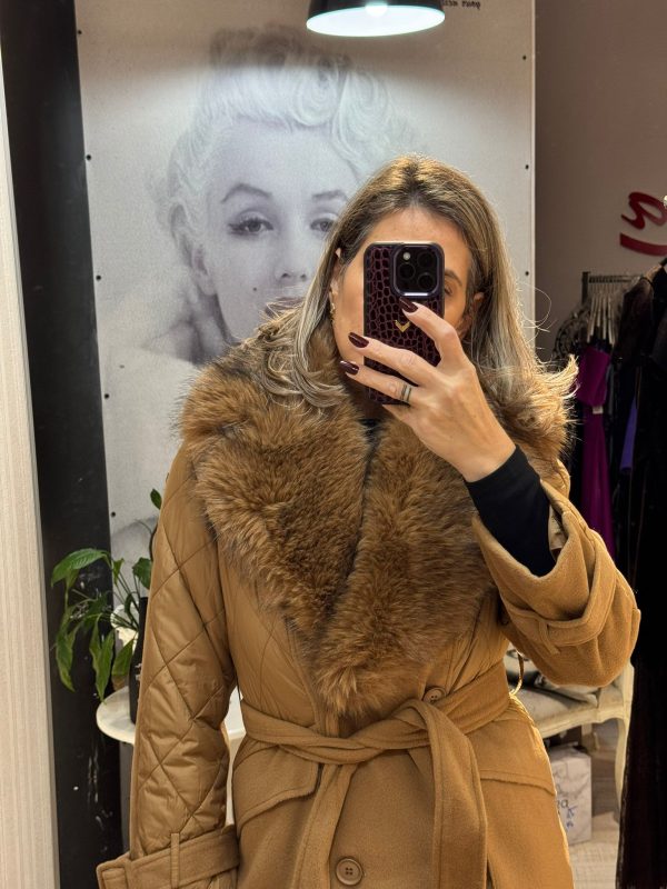 Palton cu insertii din fas