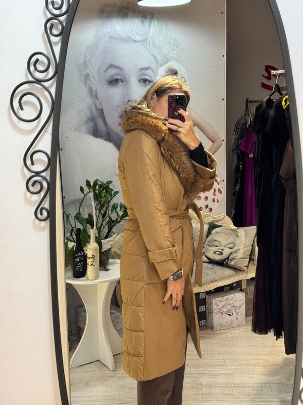 Palton cu insertii din fas