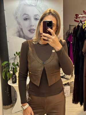 Bluza cu vesta prinsa