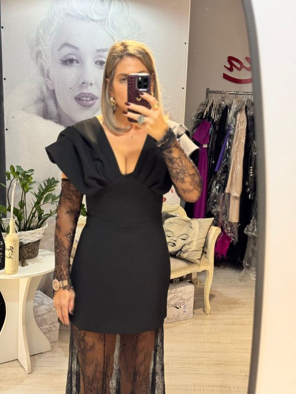WhatsApp Image 2025-11-05 at 18.43.27 (2) Rochie neagra cu maneci si fusta din dantela