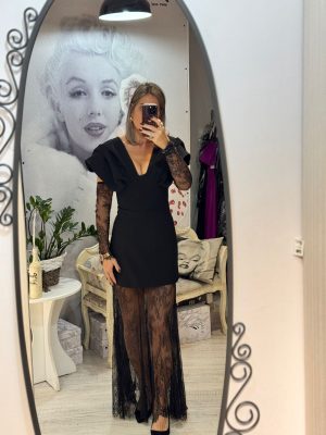 Rochie neagra cu maneci si fusta din dantela
