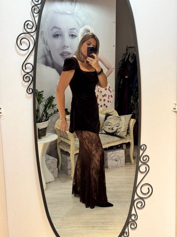 Rochie de catifea cu fusta din dantela