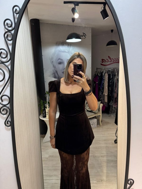 Rochie de catifea cu fusta din dantela