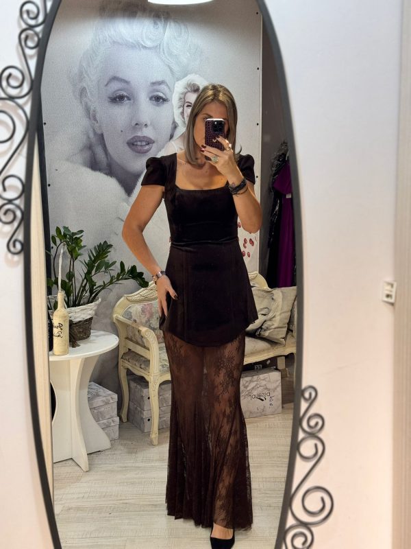 Rochie de catifea cu fusta din dantela