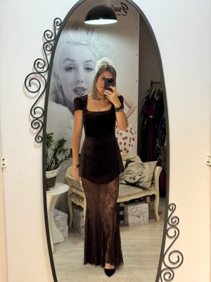 Rochie de catifea cu fusta din dantela