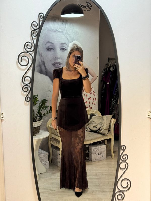 Rochie de catifea cu fusta din dantela