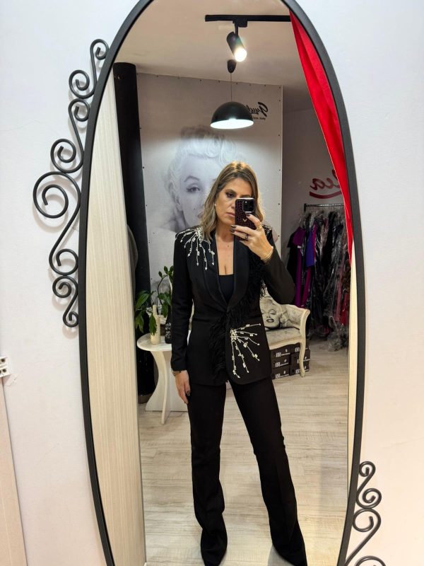 Compleu negru din doua piese cu pantalon evazat