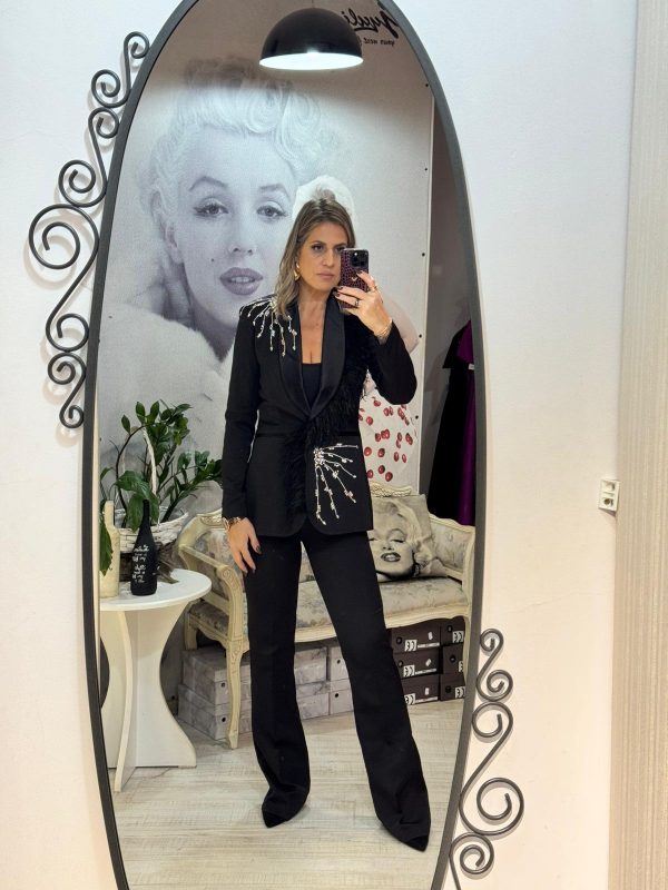 Compleu negru din doua piese cu pantalon evazat