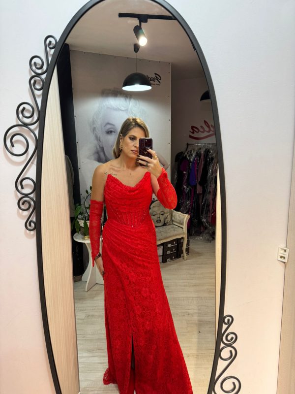 Rochie rosie,lunga,din dantela