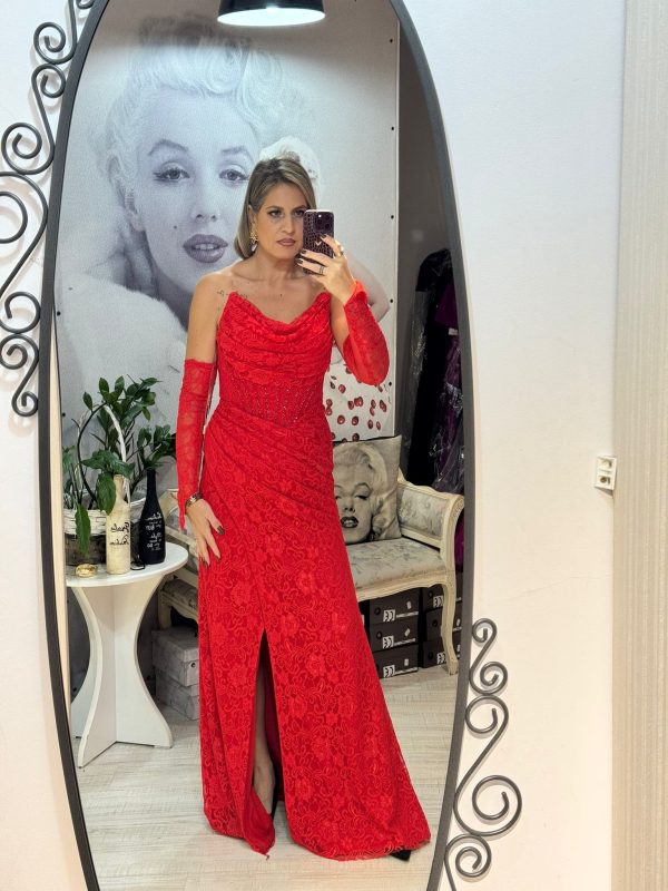 Rochie rosie,lunga,din dantela