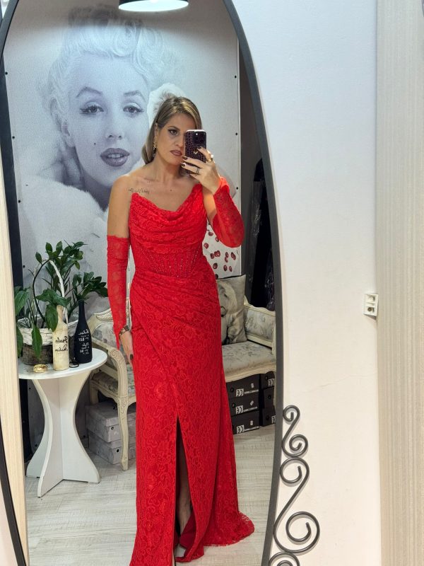 Rochie rosie,lunga,din dantela
