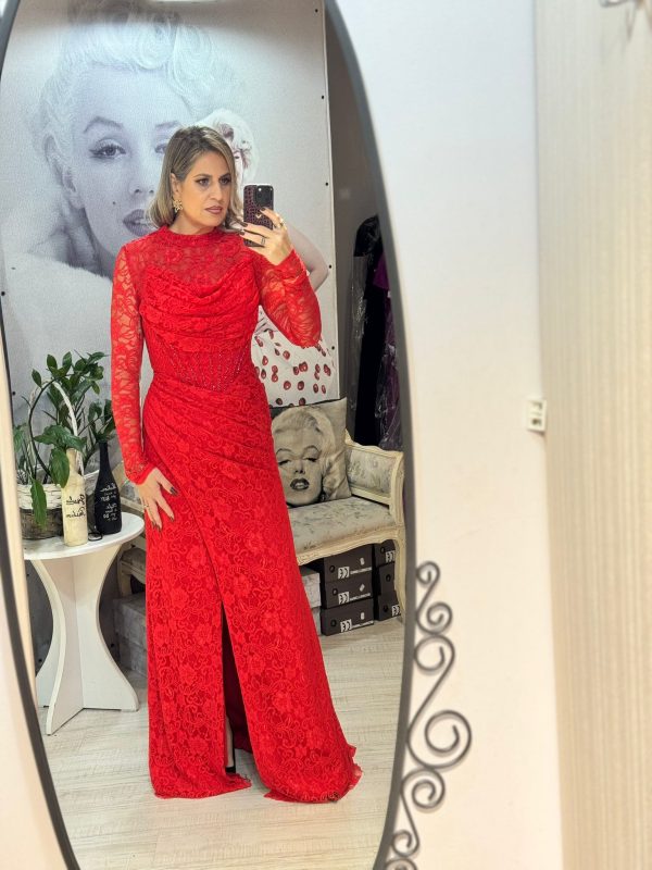 Rochie rosie,lunga,din dantela