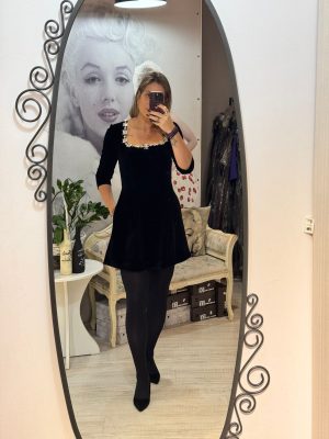 Rochie scurta din catifea cu buzunare