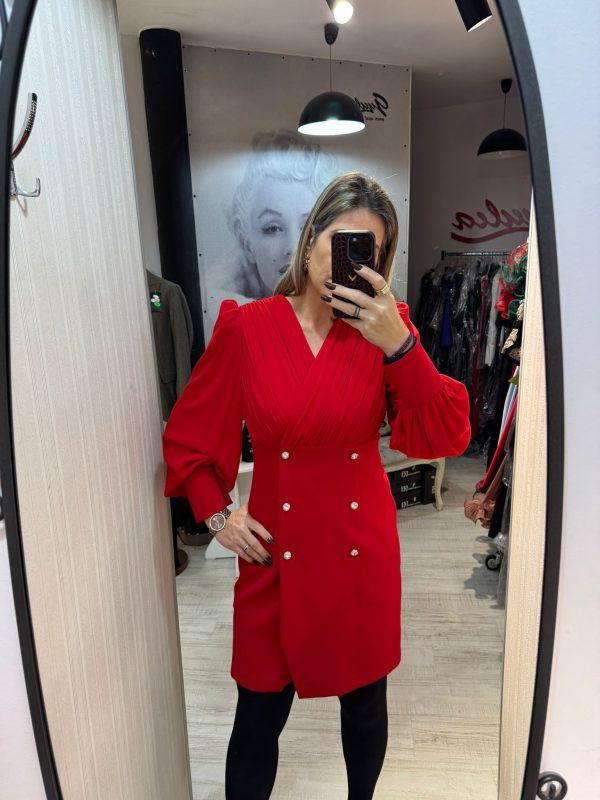 Rochie rosie cu nasturi aurii