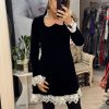 Rochie neagra din catifea cu dantela alba