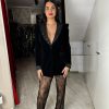 Compleu cu pantaloni din dantela si sacou de catifea