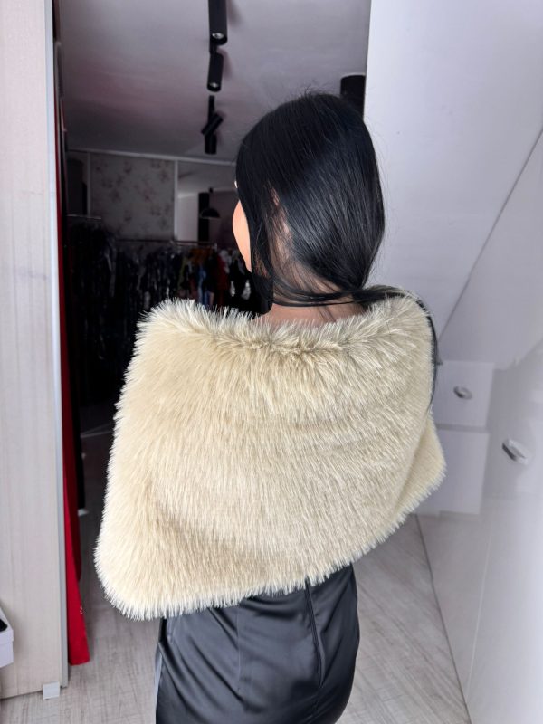 Capa bej din blanita