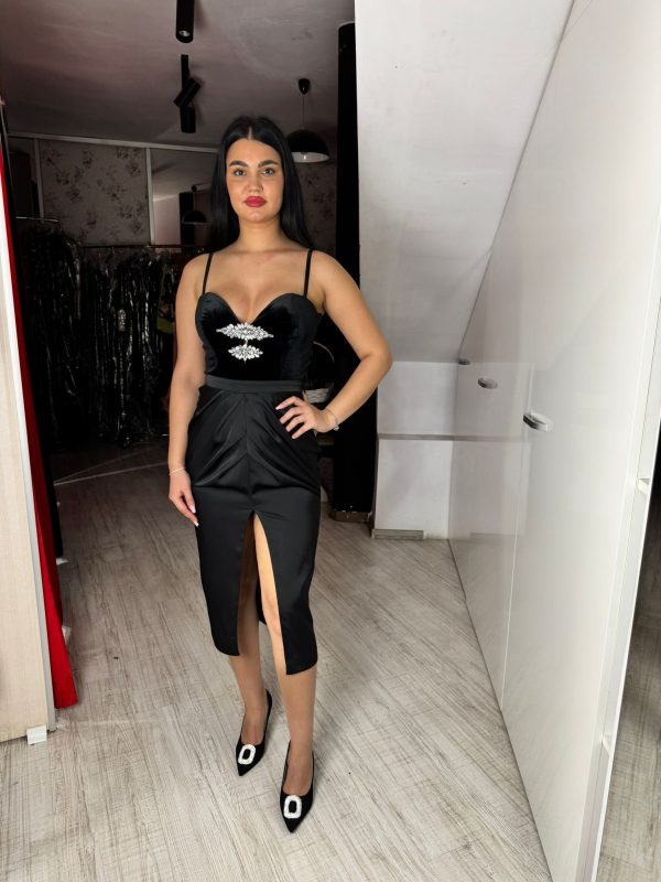 Rochie midi neagra cu bust din catifea