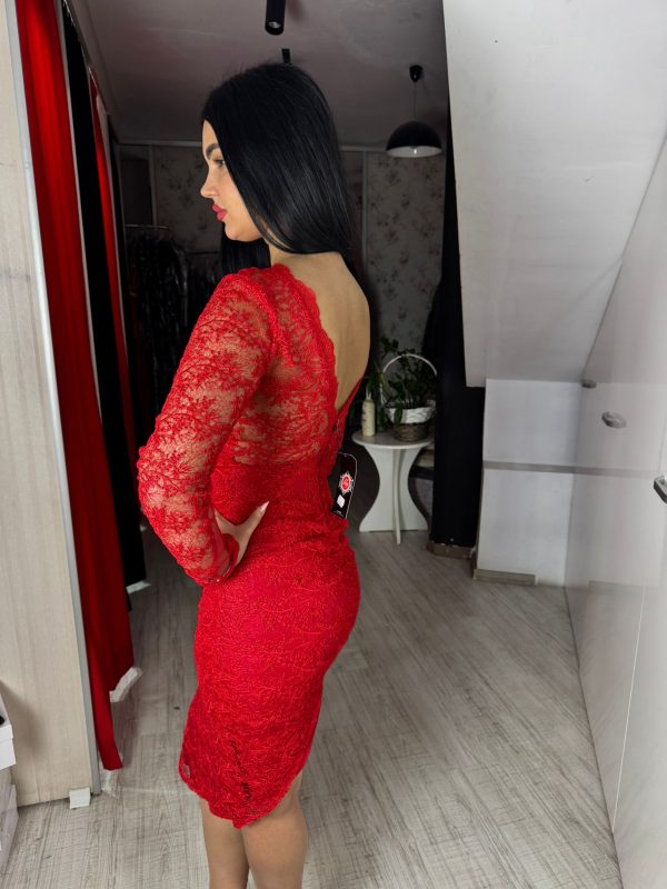 Rochie midi,rosie din dantela