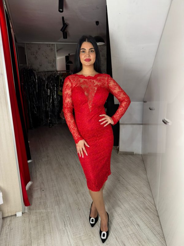 Rochie midi,rosie din dantela