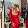 Rochie lunga rosie accesorizata cu pietricele argintii