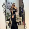 Rochie neagra lunga din catifea cu insertii din dantela
