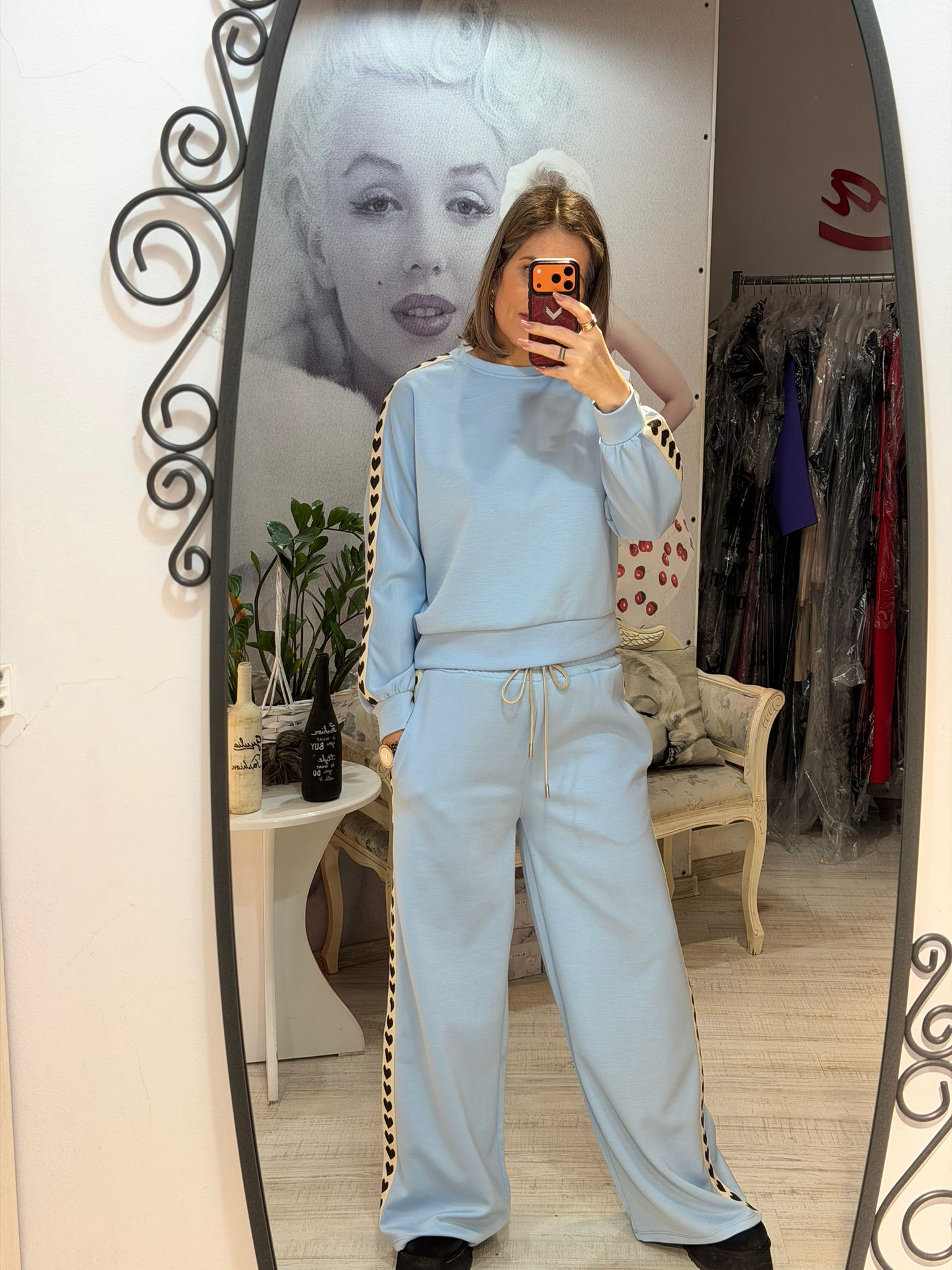 Compleu cu inimioare pe lateral