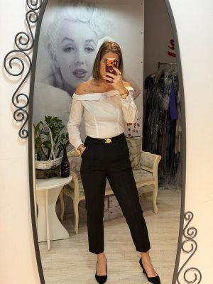 Pantalon negru conic cu detalii aurii