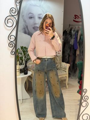 Blug albastru cu pete