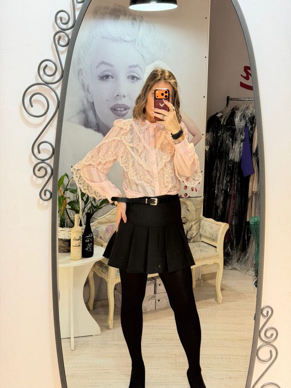 Camasa din dantela cu volane