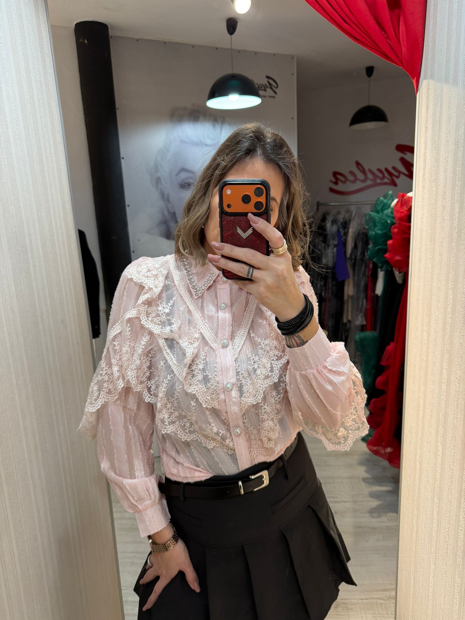 Camasa din dantela cu volane