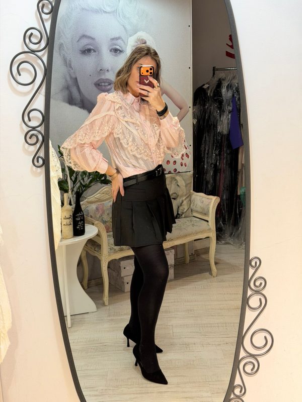 Camasa din dantela cu volane