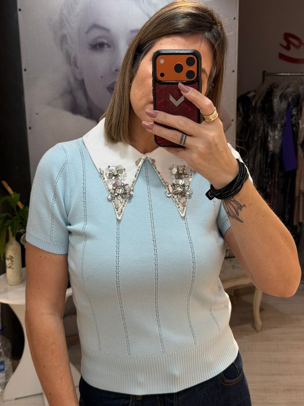 Bluza cu guler accesorizat cu pietricele