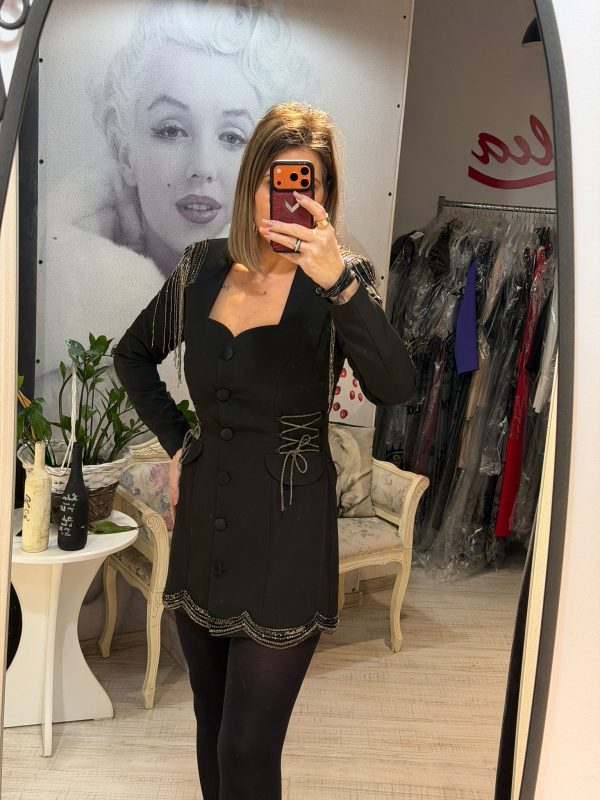 Rochie sacou neagra cu snur din cristale in talie