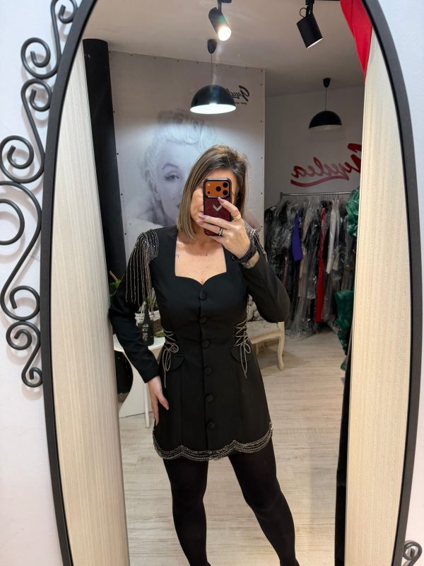 Rochie sacou neagra cu snur din cristale in talie