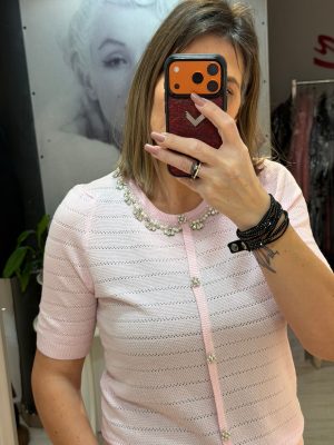 Bluza cu pietricele la baza gatului