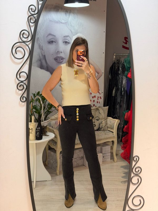 Blug negru cu crepatura in fata