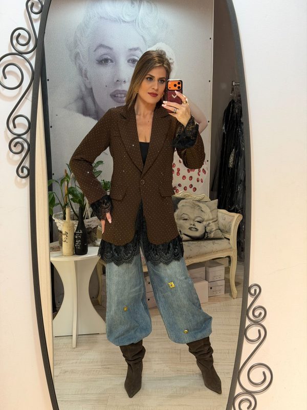 Sacou cu dantela si pietricele