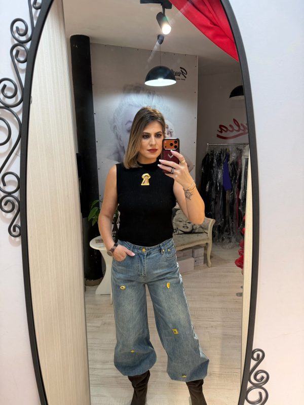 Blug albastru larg cu accesorii aurii