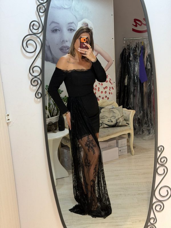 Rochie scurta cu trena din dantela