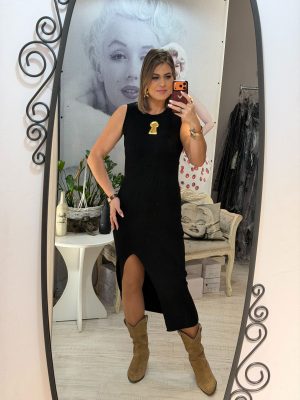 Rochie neagra fara maneci