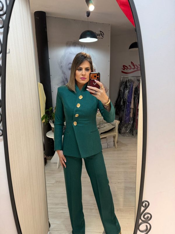 Costum verde cu pantalon drept