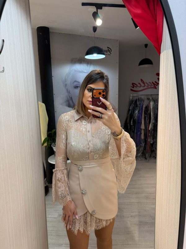 Rochie roz pudra scurta cu maneci din dantela