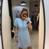 Rochie bleu cu maneca scurta si accesorii aurii
