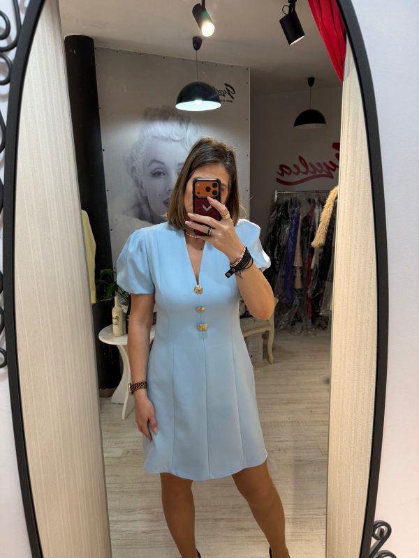 Rochie bleu cu maneca scurta si accesorii aurii